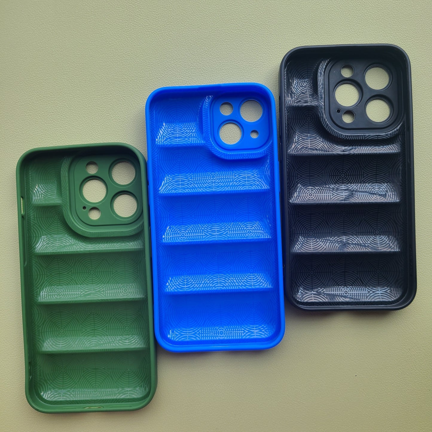Luxury Down Jacket Design Mobile Phone Case for iPhone 14 13 12 11 Pro Max Shockproof Integrated Lens Soft Mobile Phone Case for Sound Hole Position Precision Hole and Large Hole Random Delivery